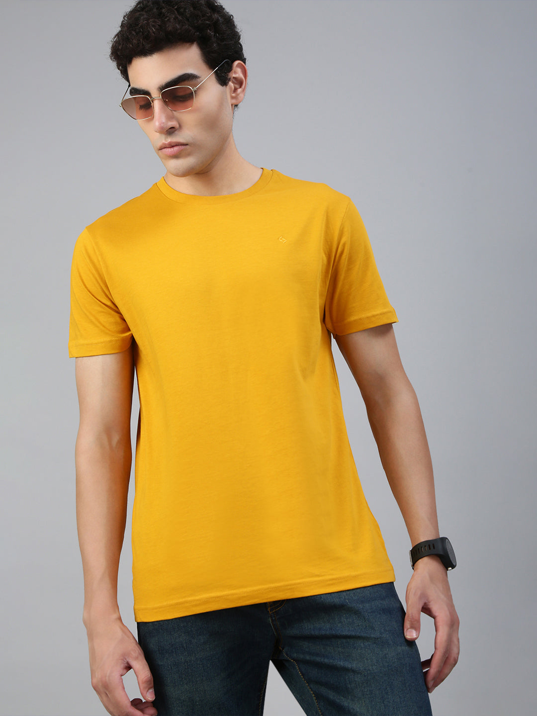 Classic Polo Men's Half Sleeve Golden Yellow Round Neck Slim Fit Solid T-Shirt | TOY-KALVIK G.YELLOW SF C