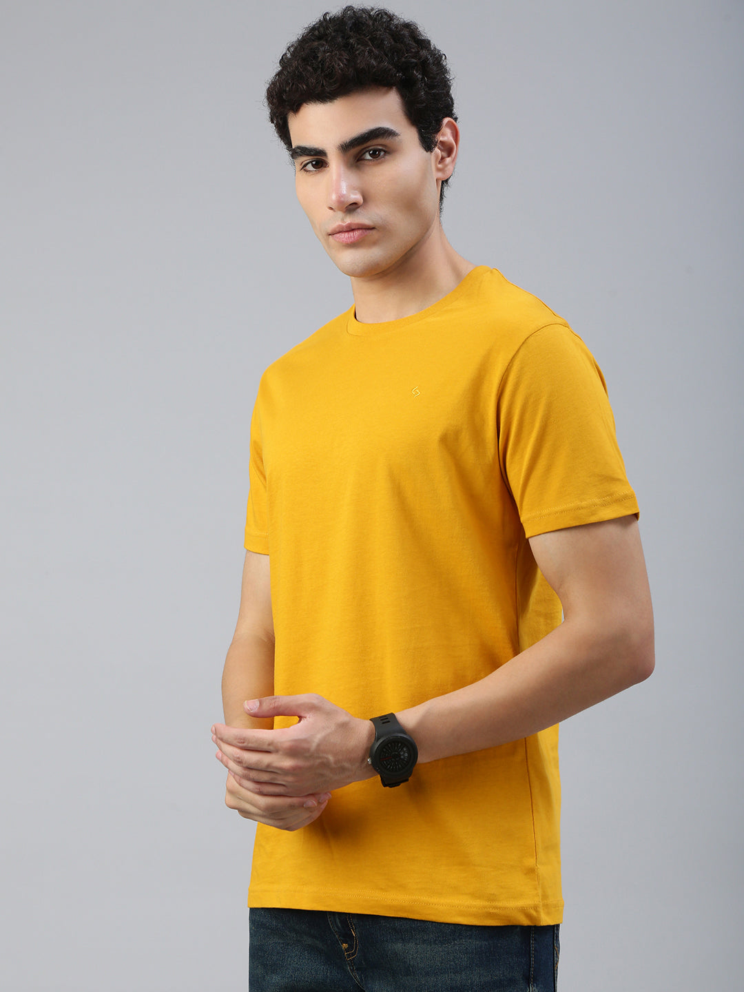 Classic Polo Men's Half Sleeve Golden Yellow Round Neck Slim Fit Solid T-Shirt | TOY-KALVIK G.YELLOW SF C