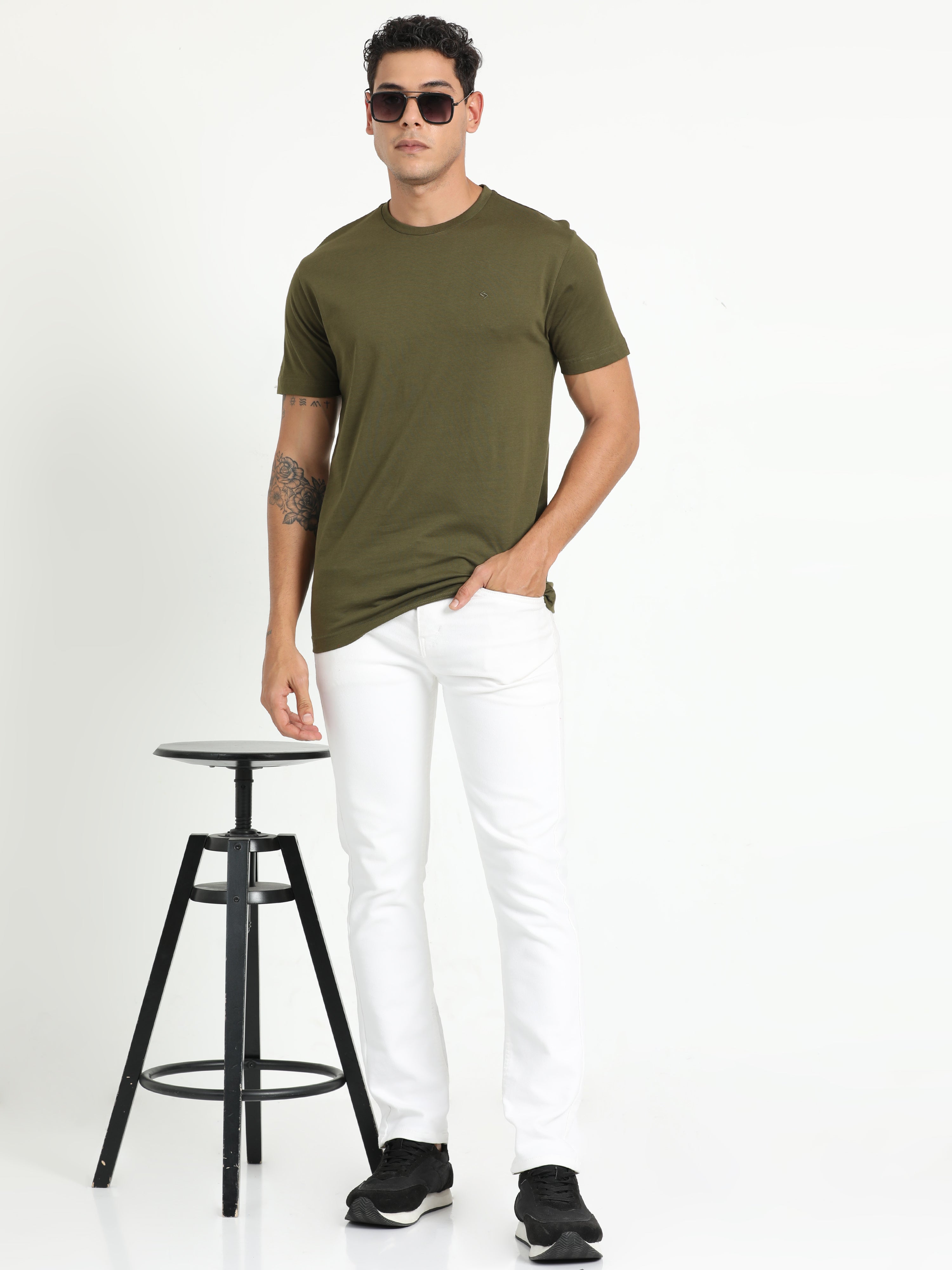 Classic Polo Men's Half Sleeve Olive Round Neck Slim Fit Solid T-Shirt | TOY-KALVIK OLIVE SF C
