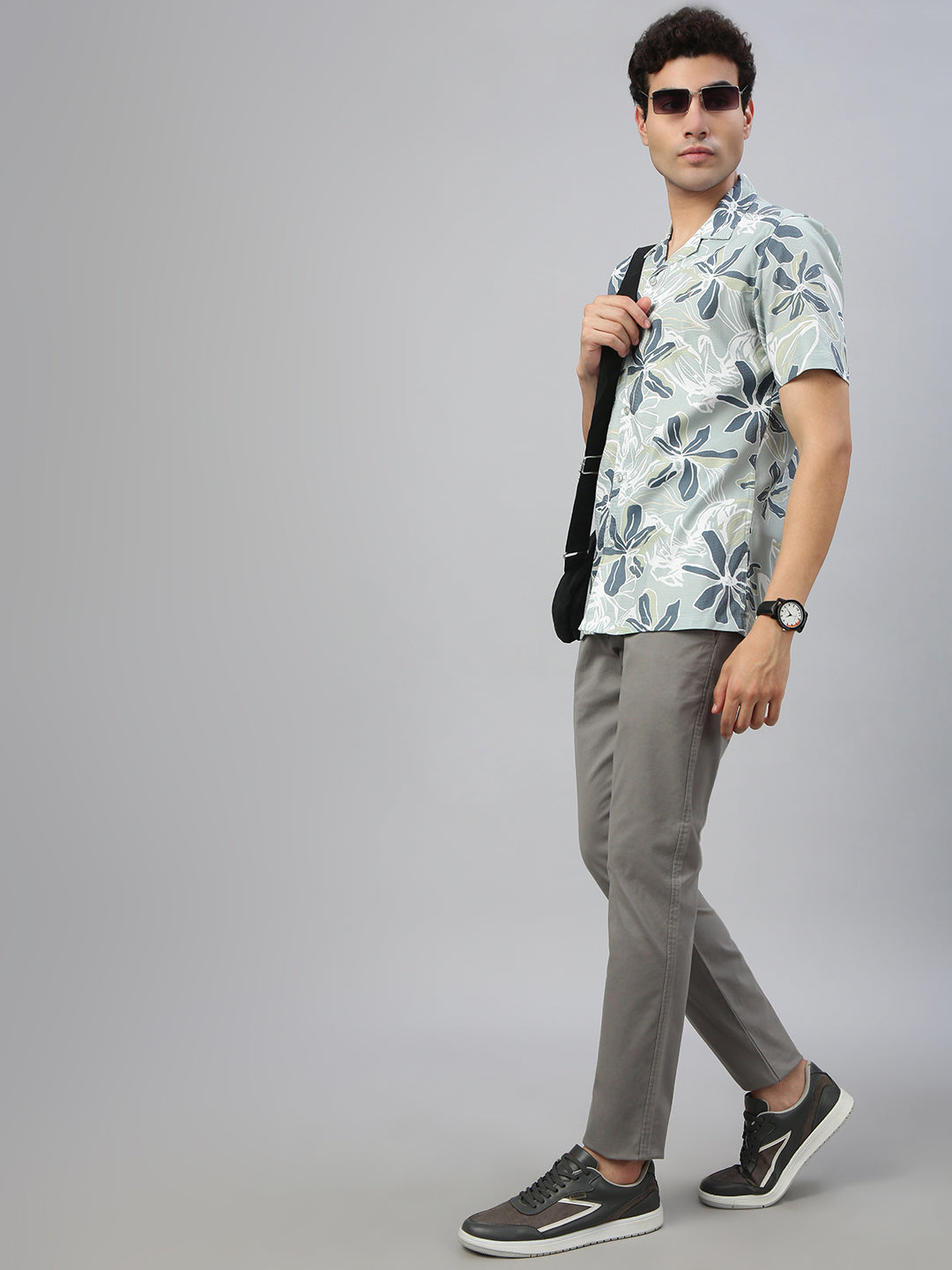 Classic Polo Men's Lt.Grey Moderate Fit Solid Casual Trouser||TQ1-CL-30 E-LT GRY-MF-LY