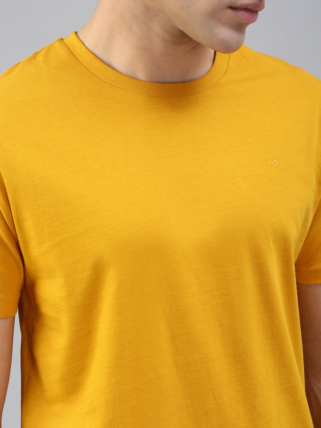 Classic Polo Men's Half Sleeve Golden Yellow Round Neck Slim Fit Solid T-Shirt | TOY-KALVIK G.YELLOW SF C
